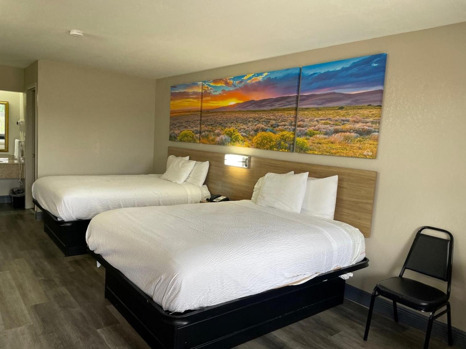 Days Inn By Wyndham San Antonio Southeast Frost Bank Center Buitenkant foto